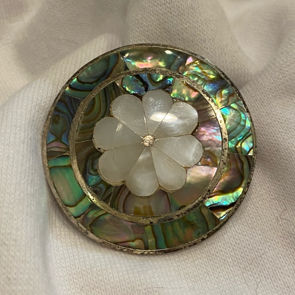 Shell 🐚 inlay silver brooch - Picture 1 of 5